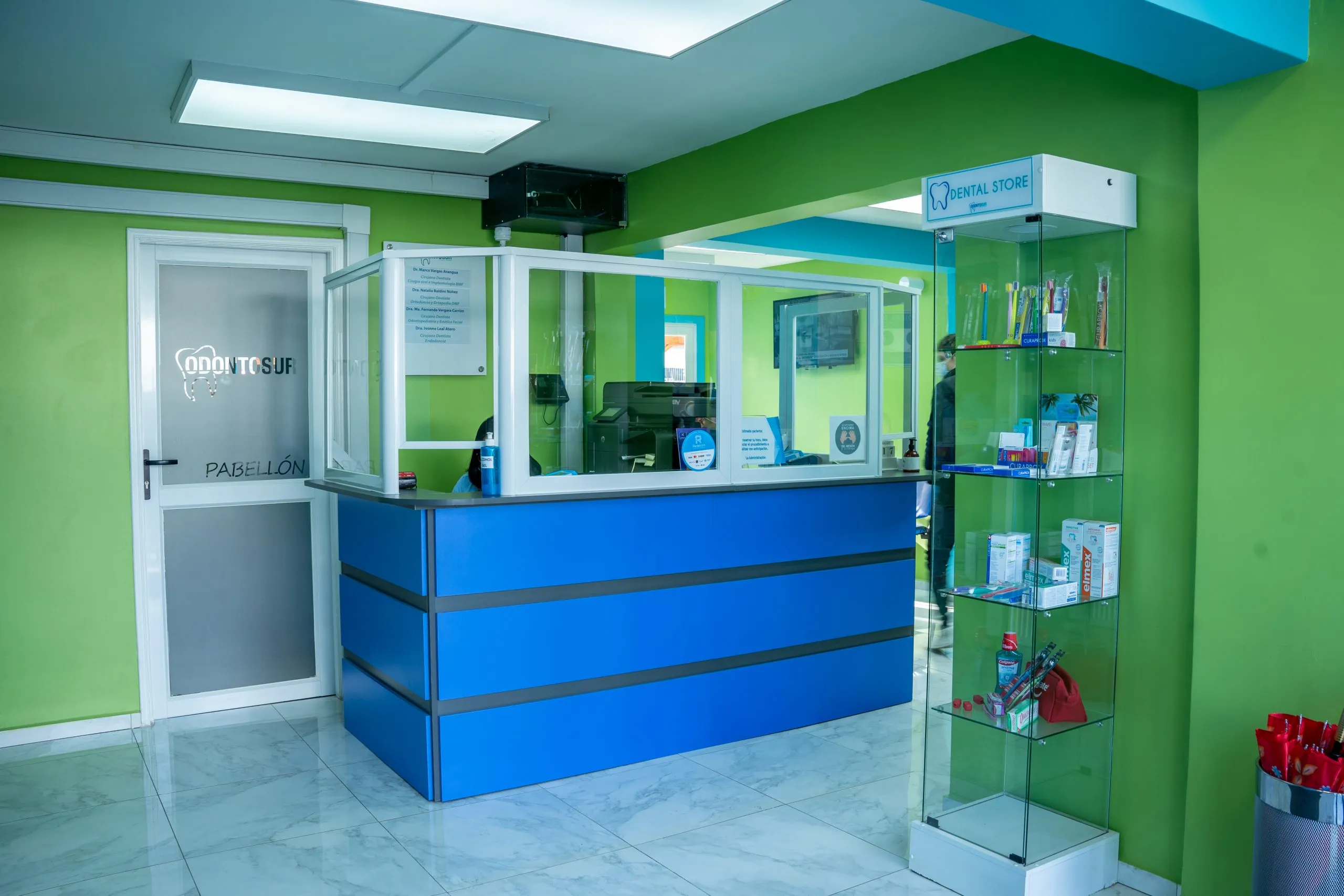 Interior del Centro Odontológico OdontoSur en Valdivia